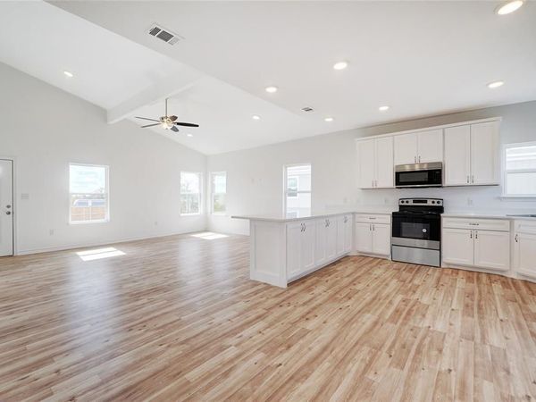 231 La Fortuna DR , Del Valle, TX 78617