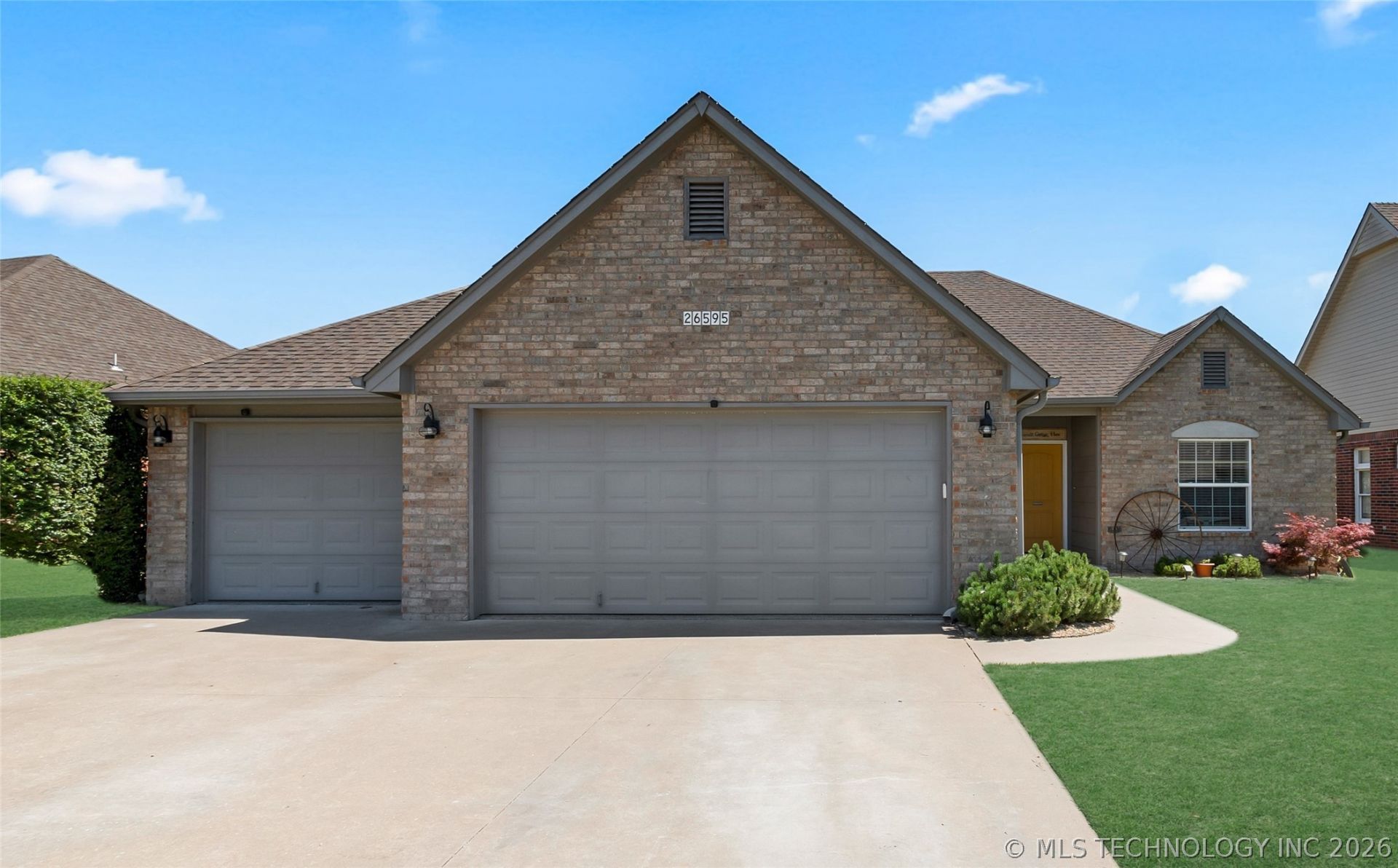26595 Columbia Crest Drive, Claremore, OK 74019 Main Photo