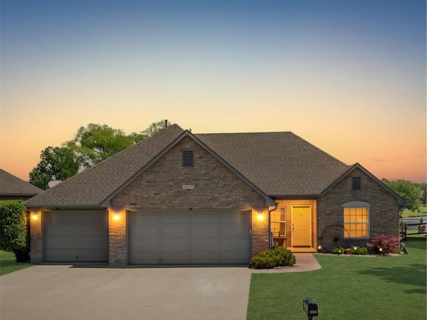 26595 Columbia Crest Drive, Claremore, OK 74019