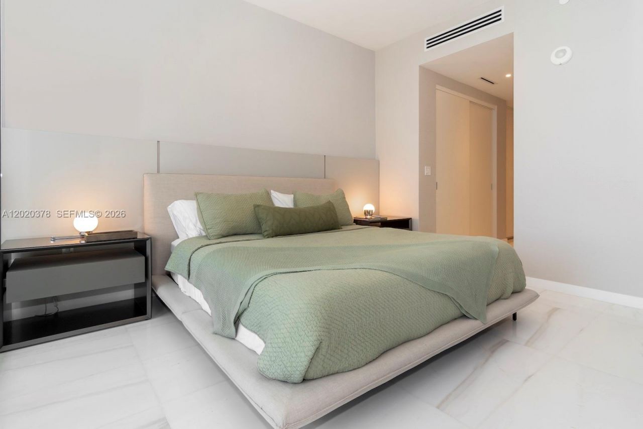 300 Biscayne Boulevard Way , Unit 802E, Miami, FL 33131 Photo