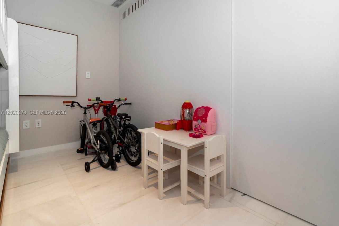 300 Biscayne Boulevard Way , Unit 802E, Miami, FL 33131 Photo
