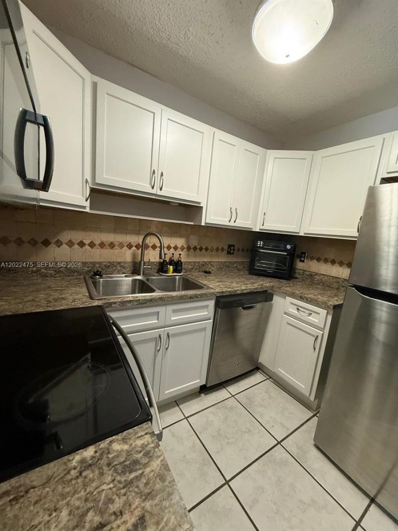9116 NW 35th Pl , Sunrise, FL 33351 Photo