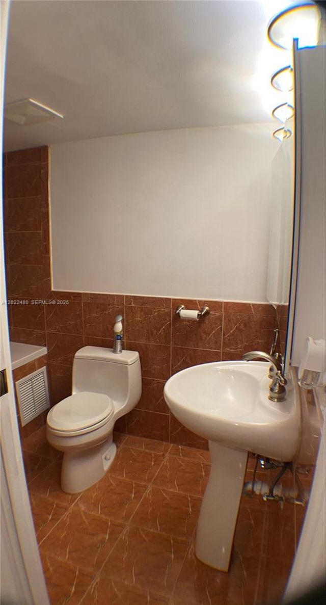 2061 NW 47th Ter , Unit 302, Lauderhill, FL 33313 Photo