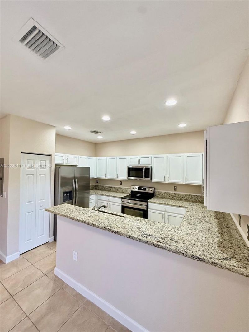 9001 SW 227th St , Unit 6, Cutler Bay, FL 33190 Photo