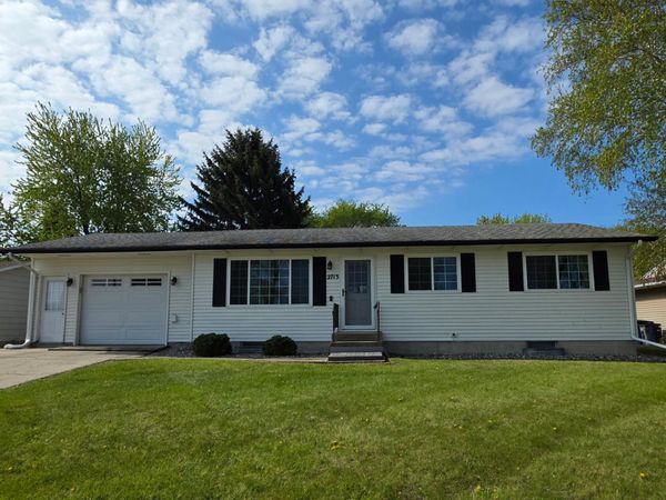 2713 4th Avenue S, Moorhead, MN 56560