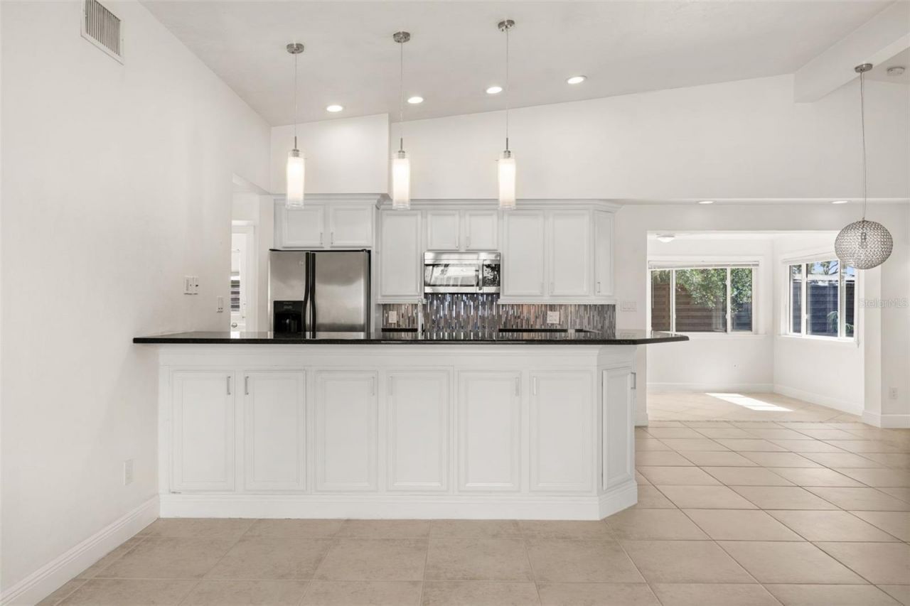 3317 Bougainvillea Street , Sarasota, FL 34239 Photo