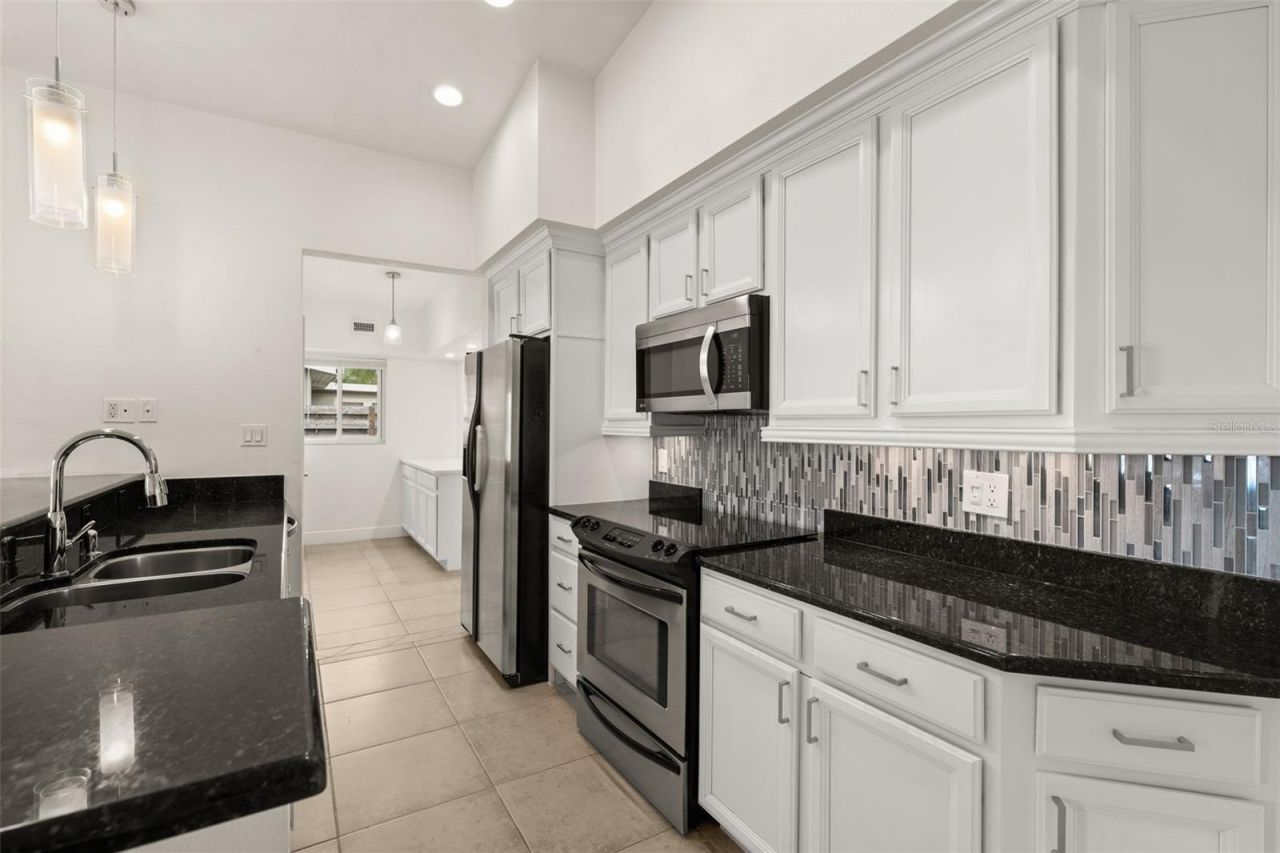 3317 Bougainvillea Street , Sarasota, FL 34239 Photo