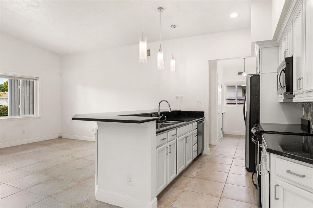 3317 Bougainvillea Street , Sarasota, FL 34239 Photo