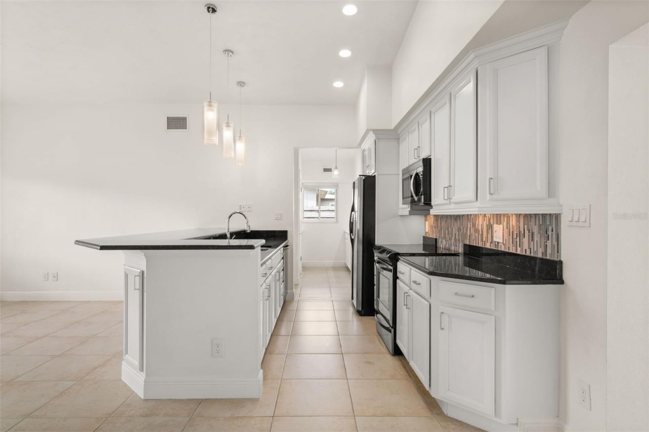 3317 Bougainvillea Street , Sarasota, FL 34239 Photo