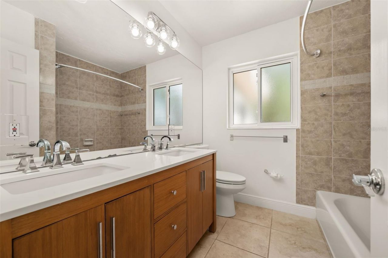 3317 Bougainvillea Street , Sarasota, FL 34239 Photo