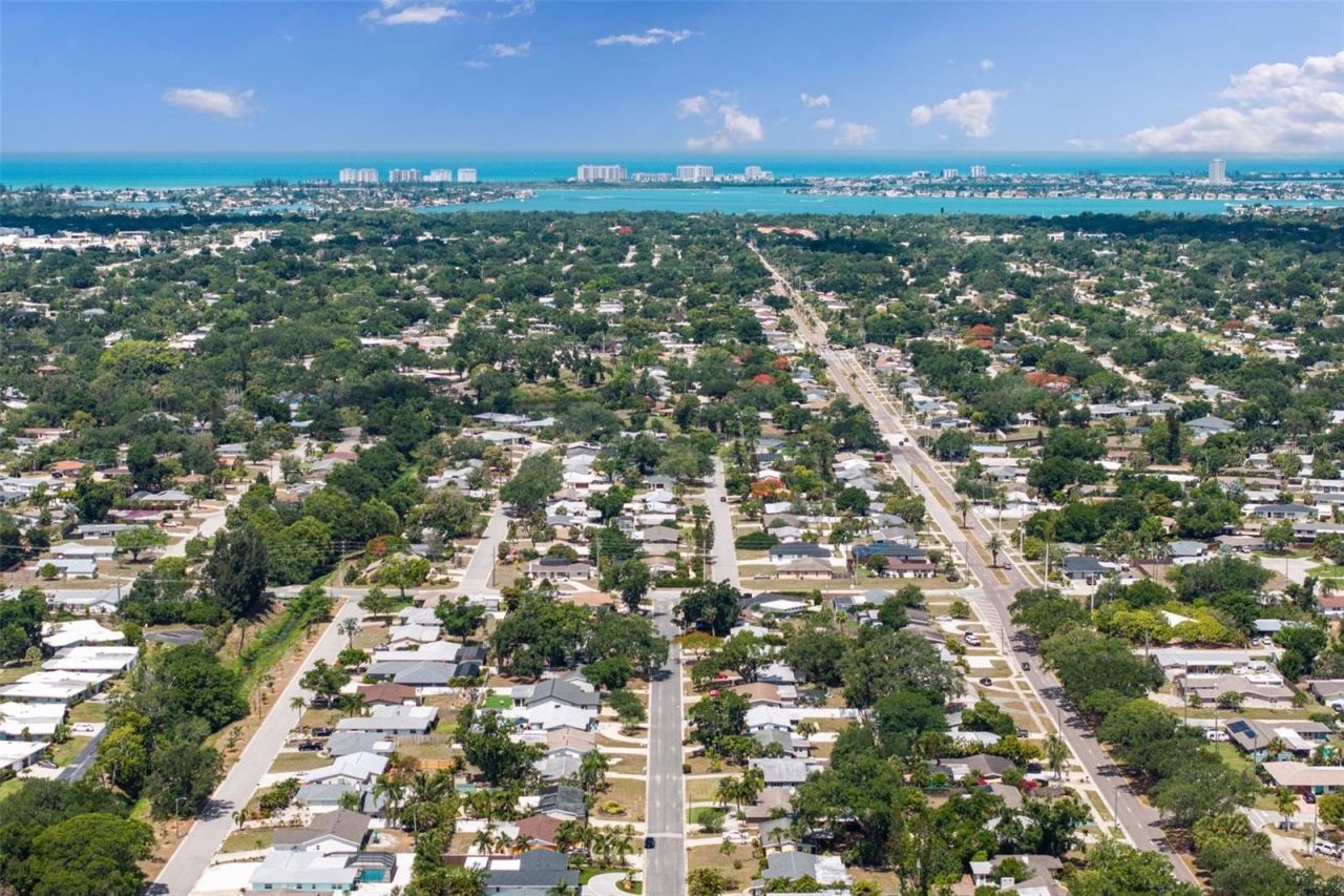 3317 Bougainvillea Street , Sarasota, FL 34239 Photo