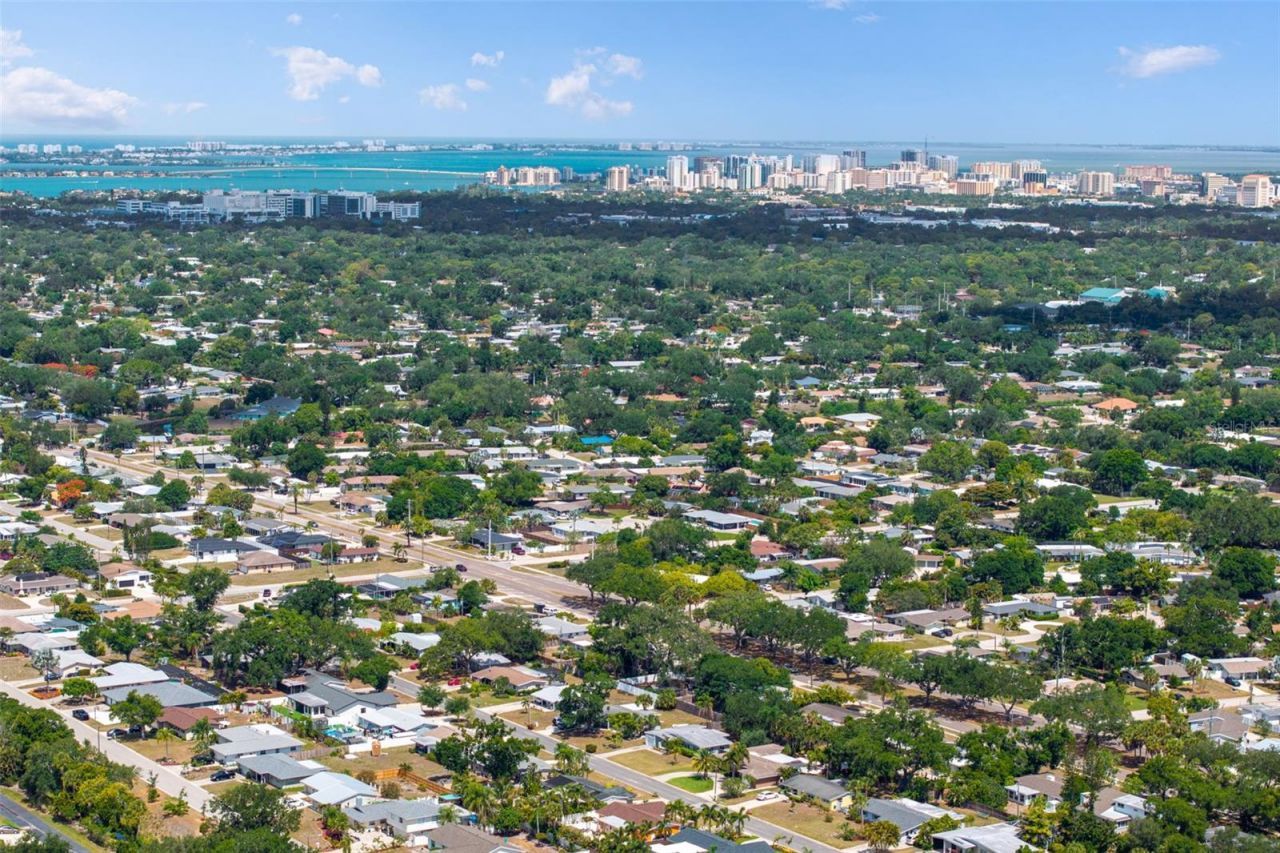 3317 Bougainvillea Street , Sarasota, FL 34239 Photo