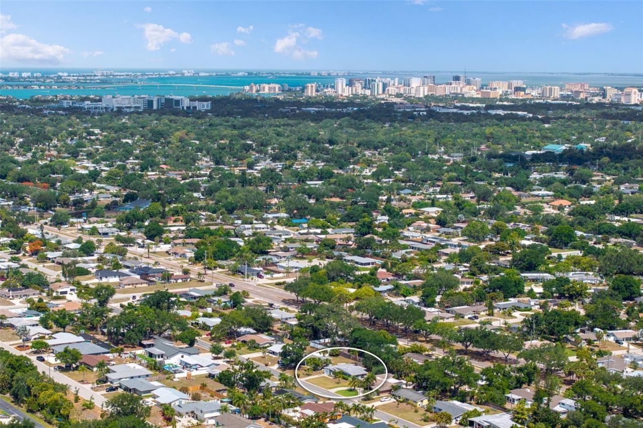 3317 Bougainvillea Street , Sarasota, FL 34239 Photo