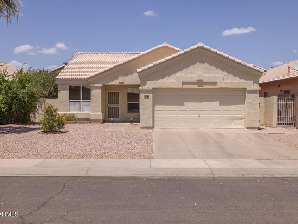 1068 W GLENMERE Drive, Chandler, AZ 85224