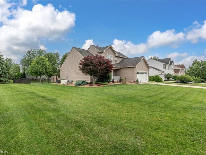 37164 Stone Creek Drive , North Ridgeville, OH 44039 Photo 2