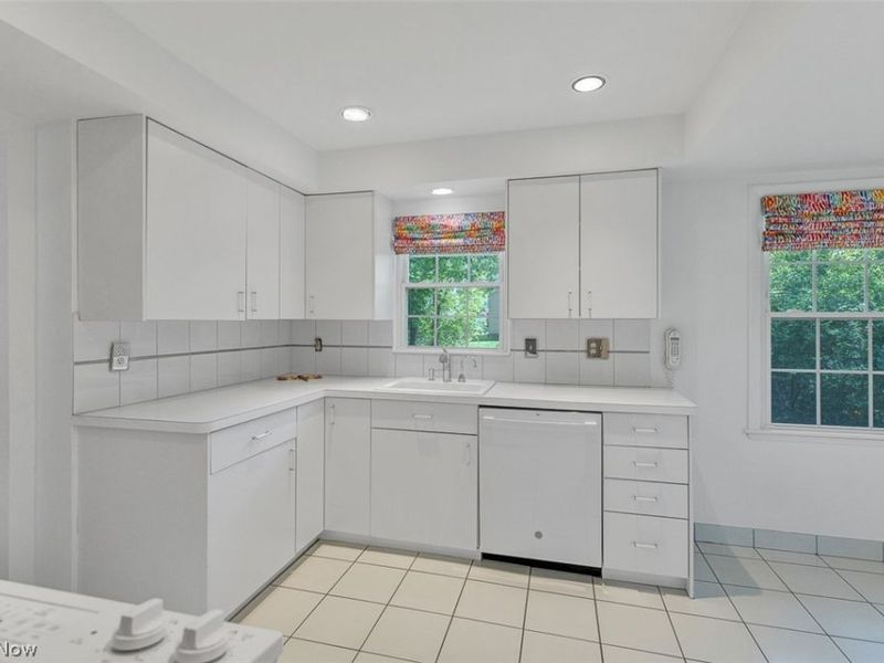 23410 E Baintree Road, Beachwood, OH 44122 Photo 13