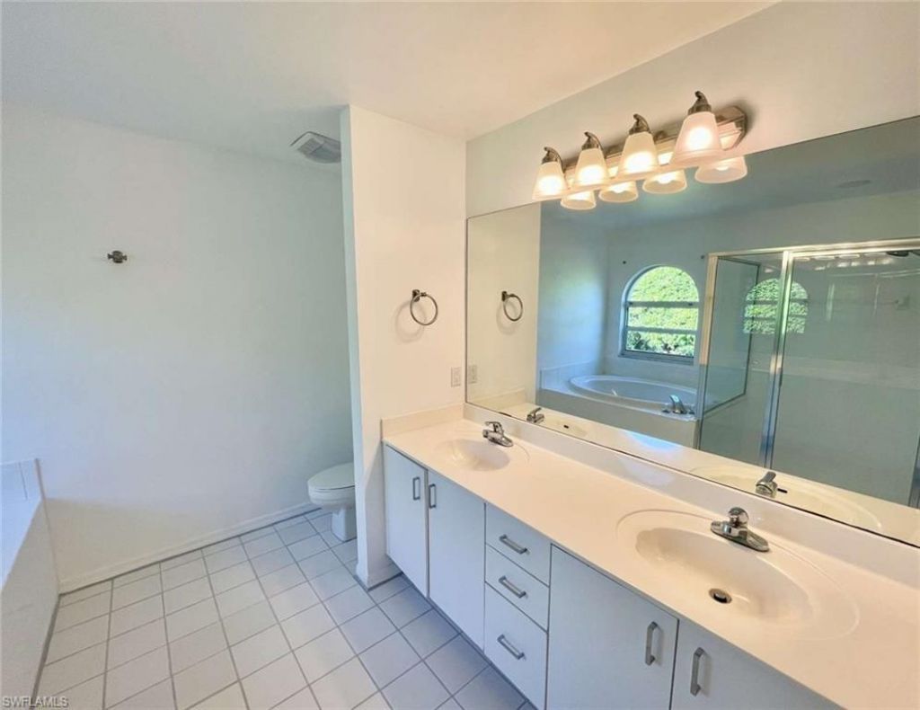 7588 Cameron Cir, Fort Myers, FL 33912 Photo
