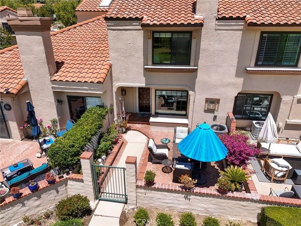 334 Country Club, Unit C, Simi Valley, CA 93065