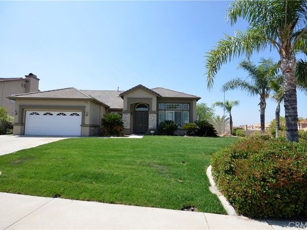 28305 Tiara Court, Highland, CA 92346