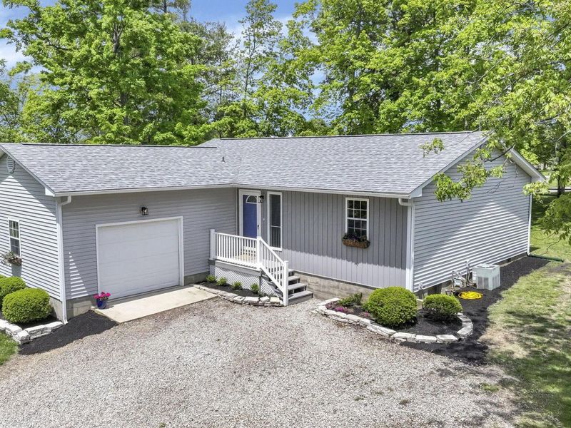 1366 Windsor Court , Circleville, OH 43113 Photo 4