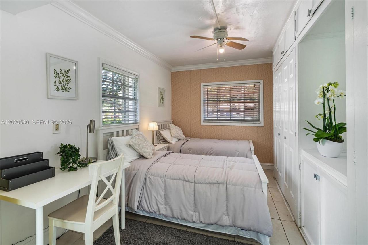 1012 N 13th Ter , Hollywood, FL 33019 Photo