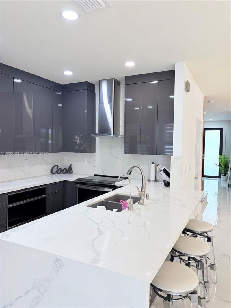 3409 W 92nd Pl , Hialeah, FL 33018 Photo