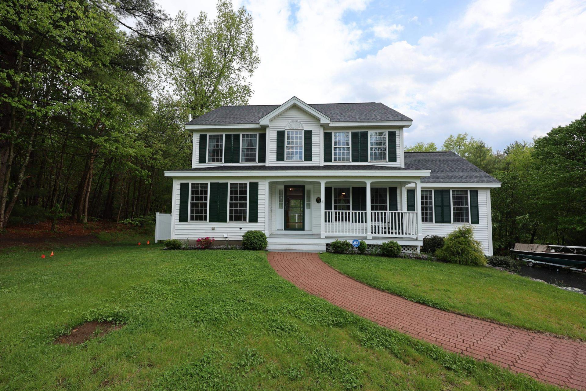 19 Burgess Drive, Litchfield, NH 03052 Main Photo
