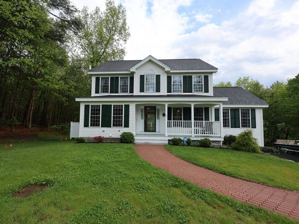 19 Burgess Drive, Litchfield, NH 03052