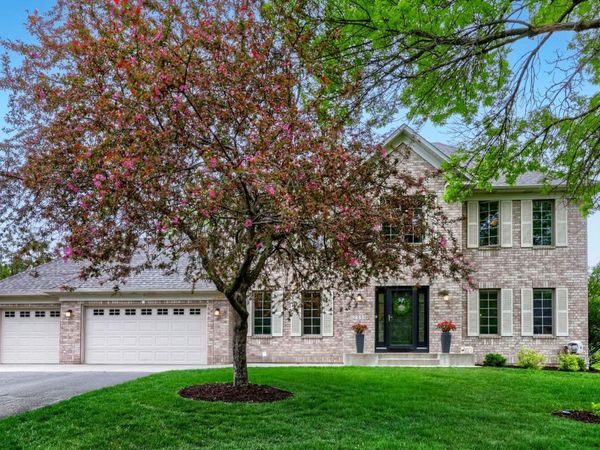 2333 Stone Creek Lane W, Chanhassen, MN 55317