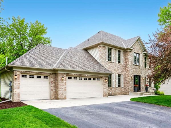 2333 Stone Creek Lane W, Chanhassen, MN 55317