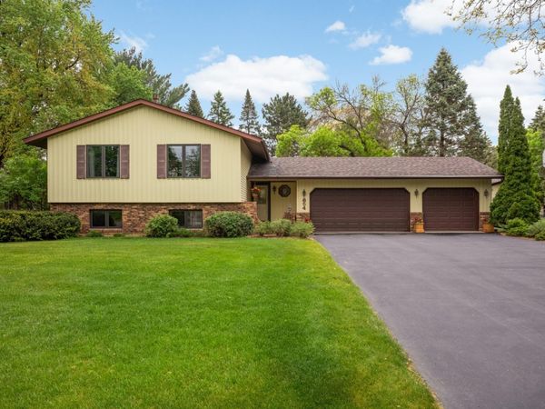 654 Tanglewood Drive, Shoreview, MN 55126