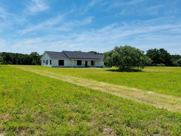 1294 Private Road 7037 , Lexington, TX 78947