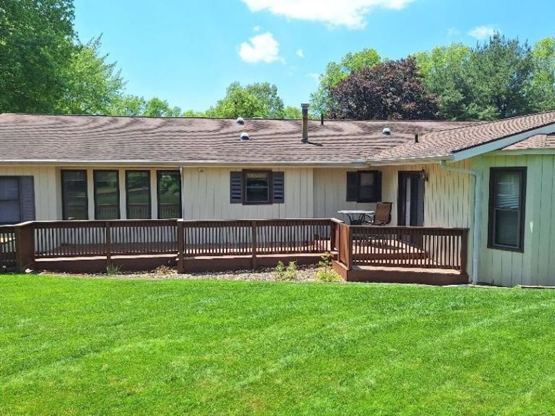 410 Breezewood Circle, Wadsworth, OH 44281 Photo 2
