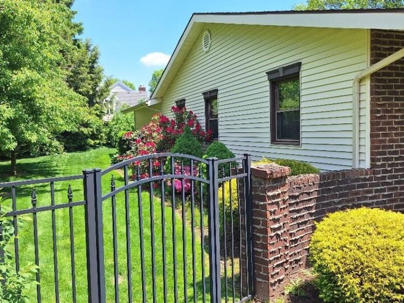 410 Breezewood Circle, Wadsworth, OH 44281 Photo 3