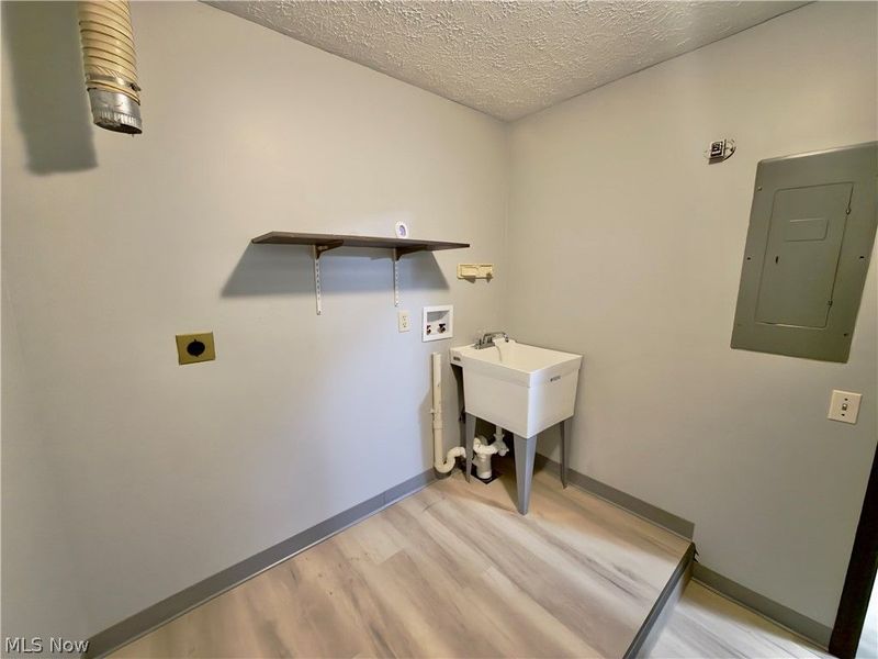 Lorain, OH 44053 Photo 20
