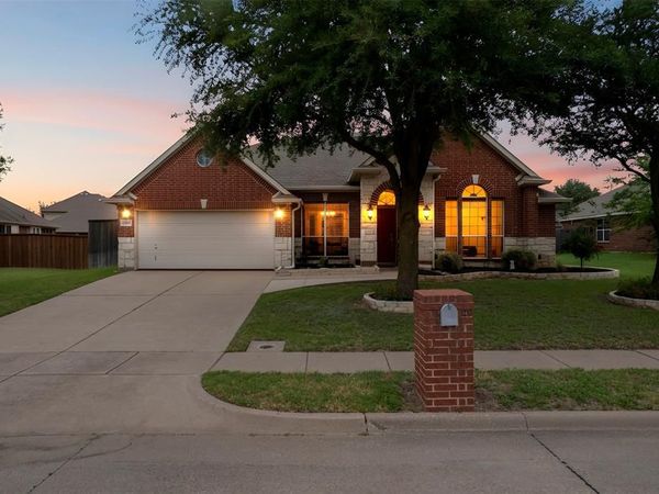 5209 Medallion Court , Midlothian, TX 76065