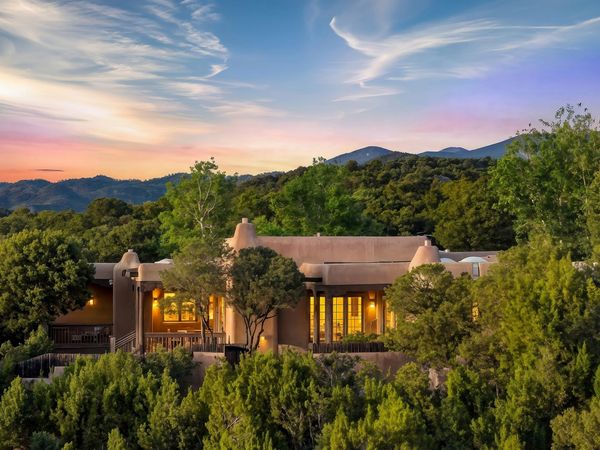1050 Sierra Del Norte , Santa Fe, NM 87501