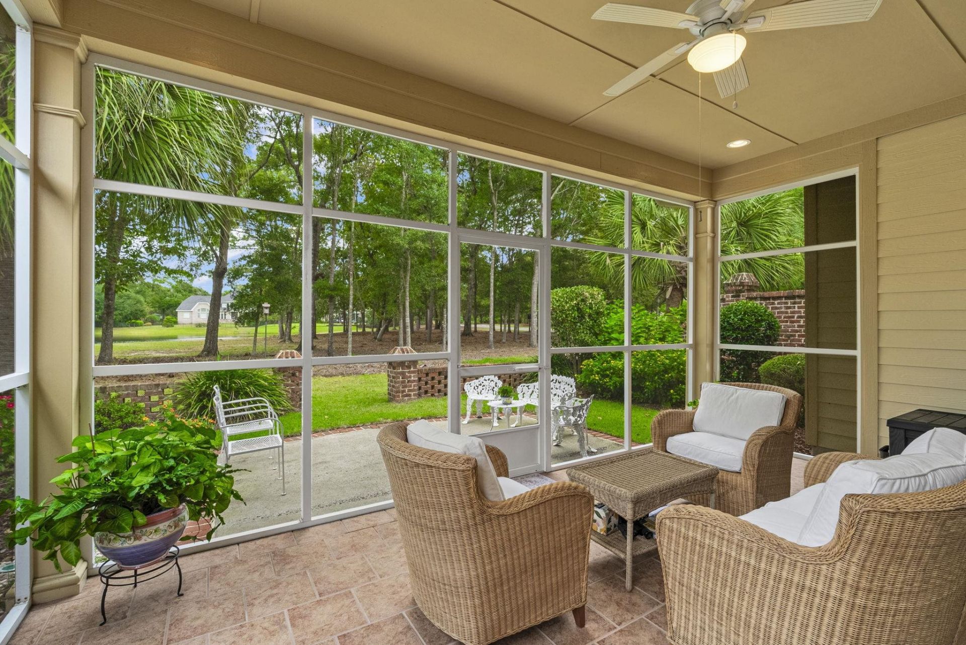 12 Courtyard Circle  Photo 6