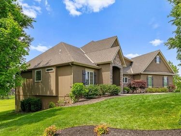 11775 NW 81st Street, Parkville, MO 64152