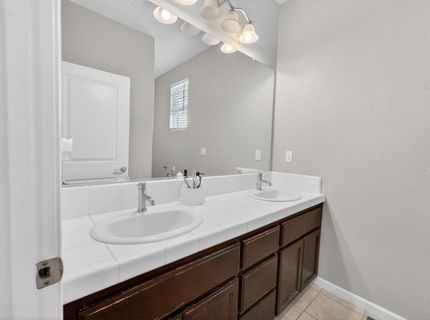 1211 Golden Angel Way, Sacramento, CA 95838 Photo