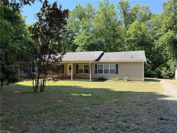 226 Greystone Drive , King, NC 27021