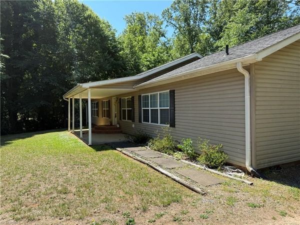 226 Greystone Drive , King, NC 27021