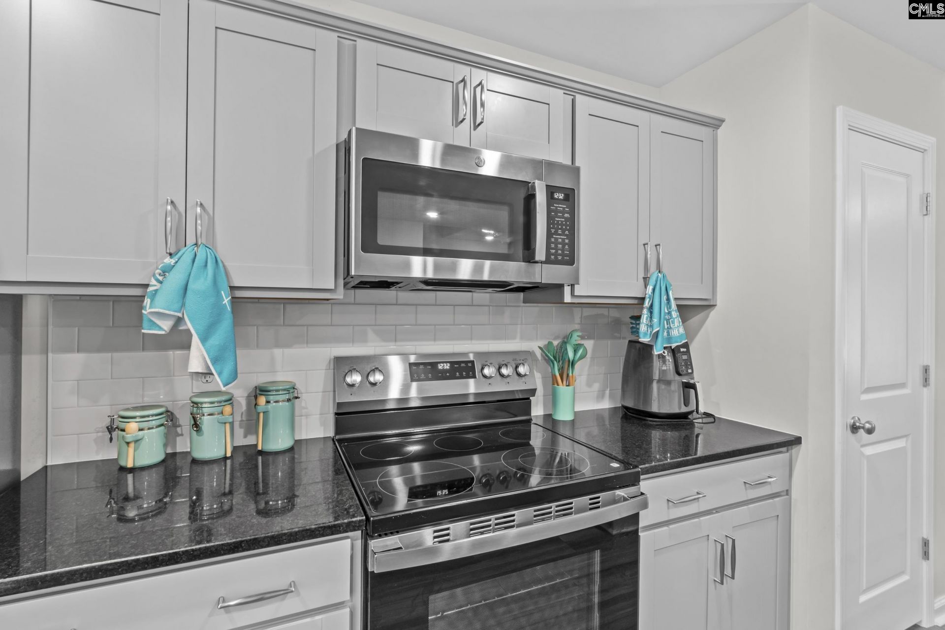605 Edgemont Court  Photo 10