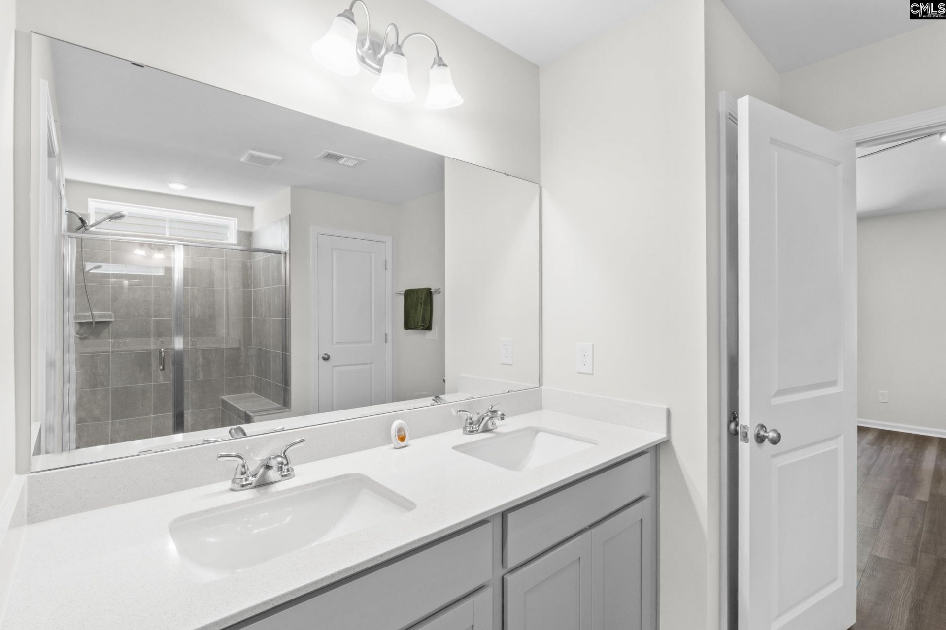 605 Edgemont Court  Photo 22