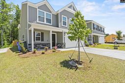 605 Edgemont Court  photo 4