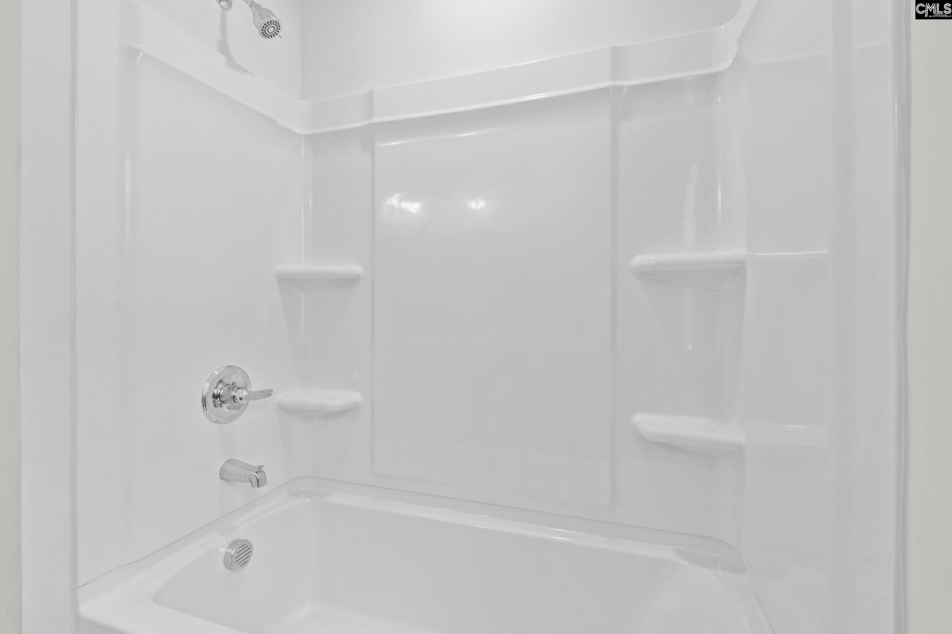 605 Edgemont Court  Photo 33