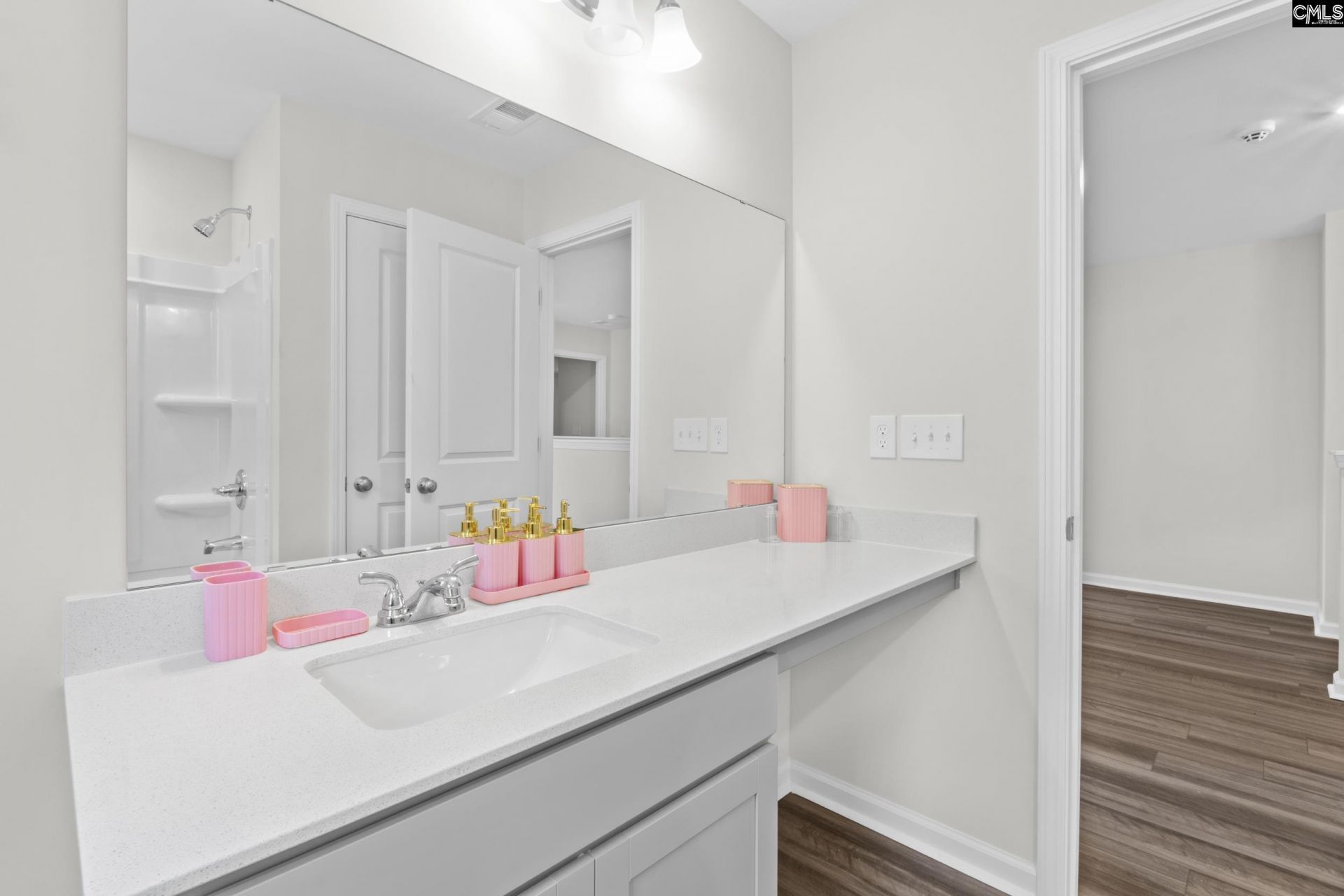 605 Edgemont Court  Photo 34
