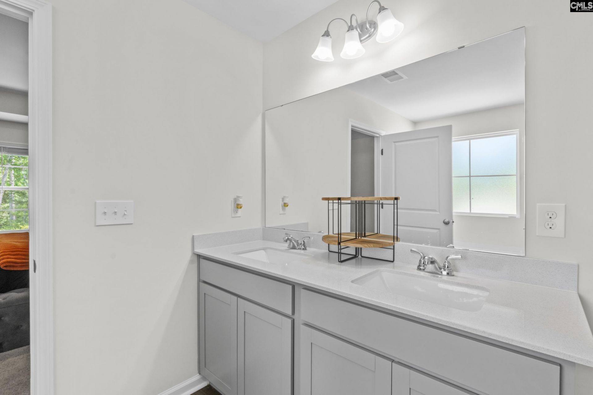 605 Edgemont Court  Photo 41