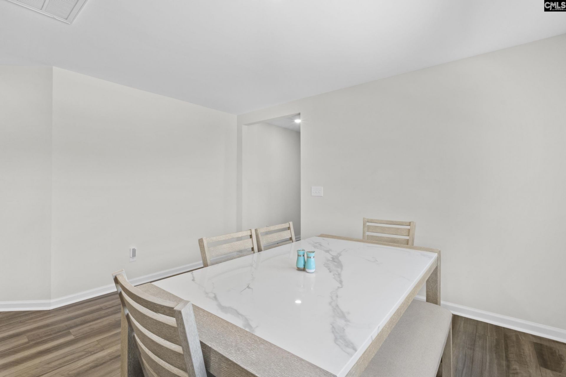 605 Edgemont Court  Photo 8