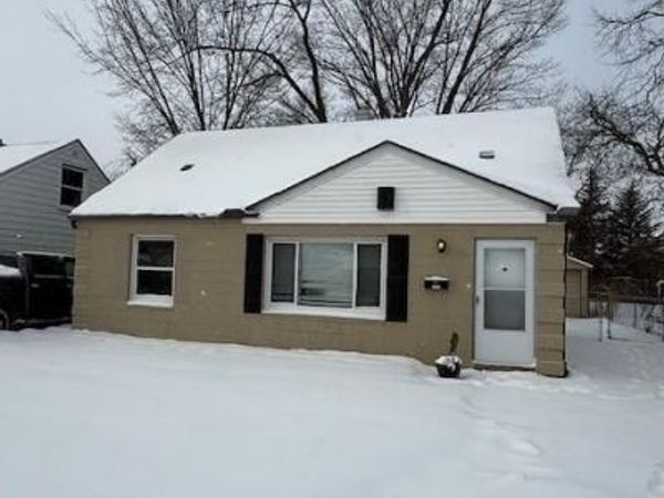 22763 Almond Avenue, Eastpointe, MI 48021